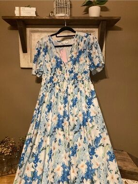 Women's Blue & White Floral Maxi Dress - V-Neck